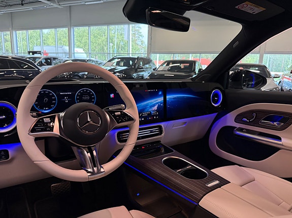 Mercedes-Benz GLB250+ 13 of 17