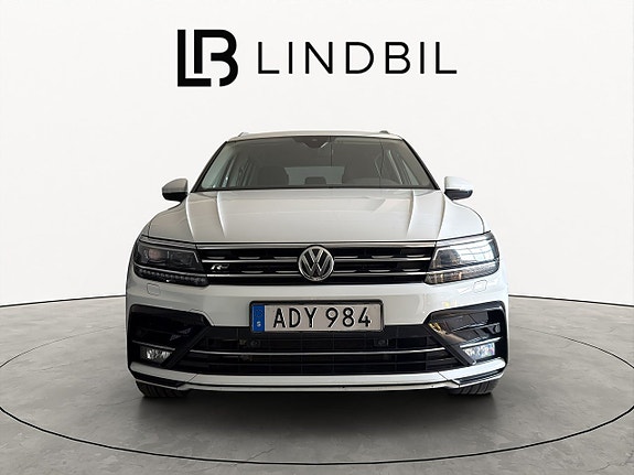 Volkswagen Tiguan 2 of 21