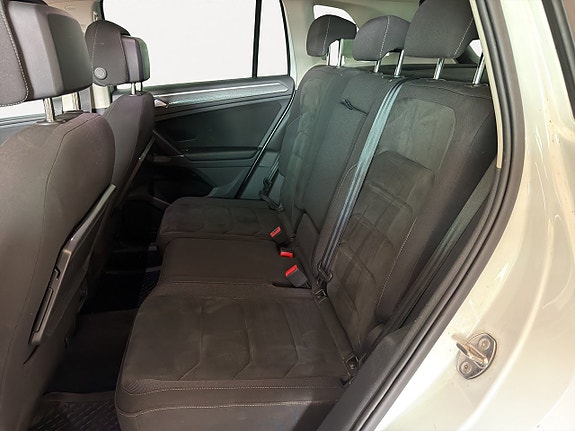 Volkswagen Tiguan 12 of 21