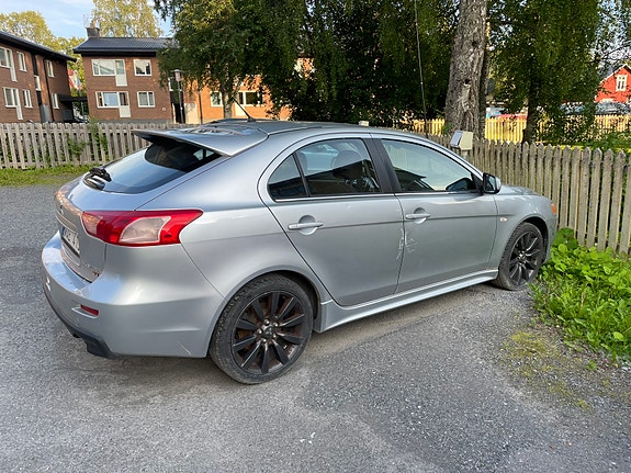 Mitsubishi Lancer 4 of 5
