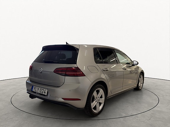 Volkswagen Golf VII 6 of 19