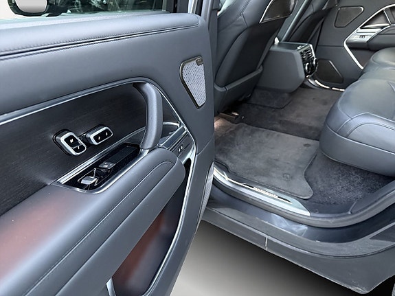 Land Rover Range Rover 10 of 24
