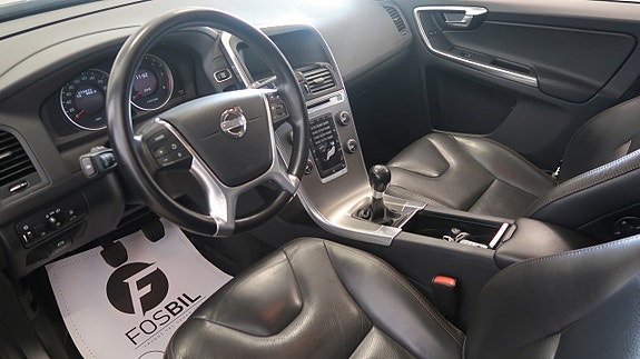 Volvo XC60 9 of 17