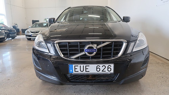 Volvo XC60 8 of 17