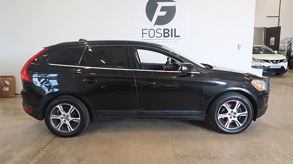 Volvo XC60 3 of 17