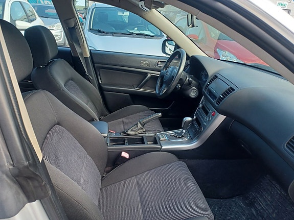 Subaru Outback 4 of 5