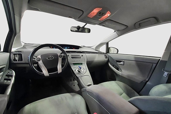 Toyota Prius 14 of 22