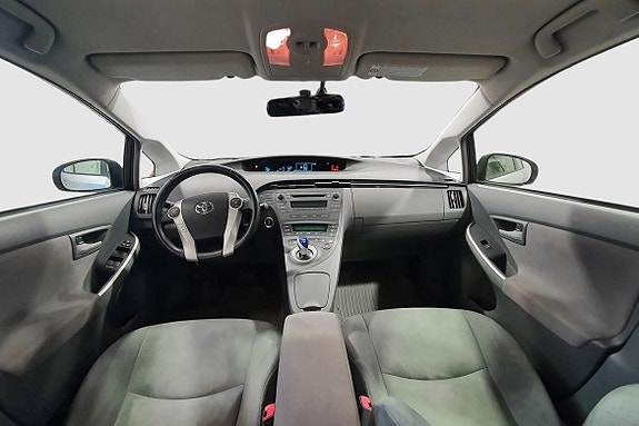 Toyota Prius 15 of 22