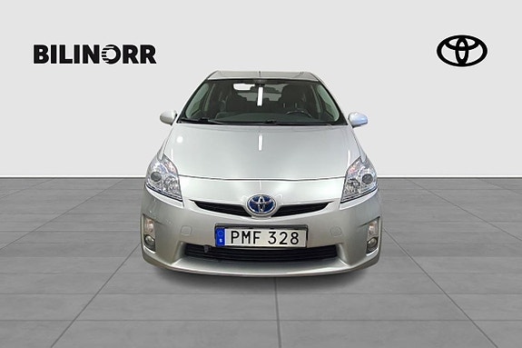 Toyota Prius 9 of 22