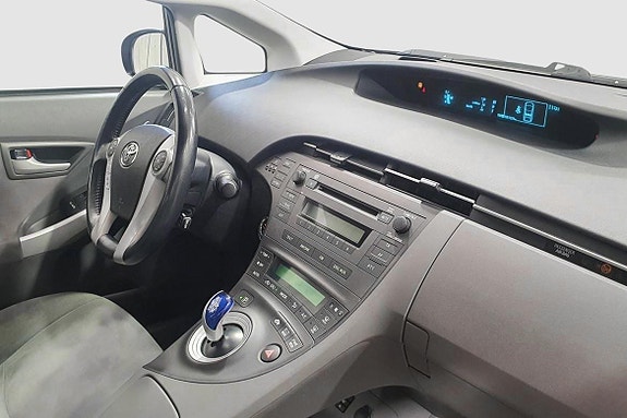 Toyota Prius 16 of 22