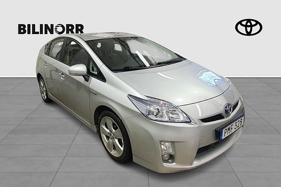 Toyota Prius 8 of 22