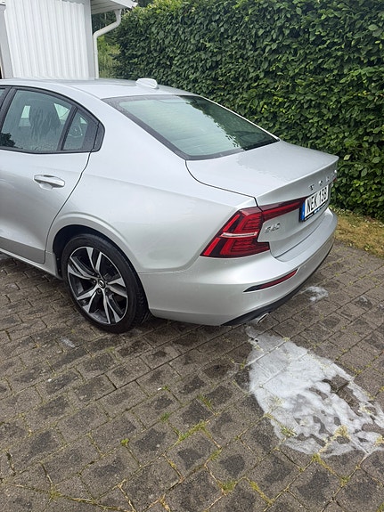 Volvo S60 3 of 5