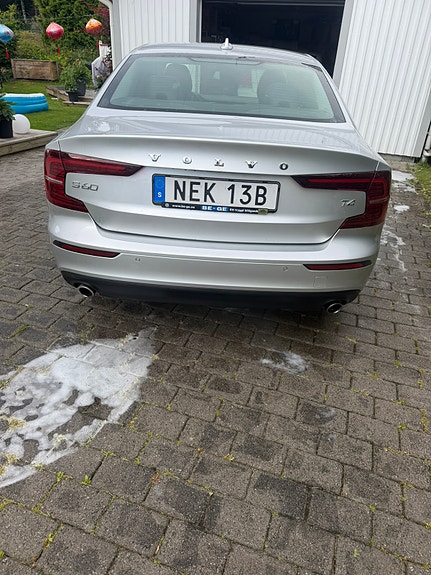 Volvo S60 4 of 5