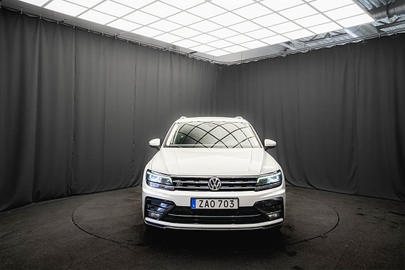 Volkswagen Tiguan 3 of 5