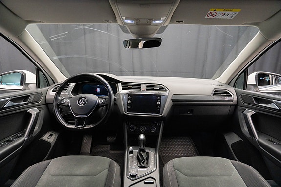 Volkswagen Tiguan 12 of 22