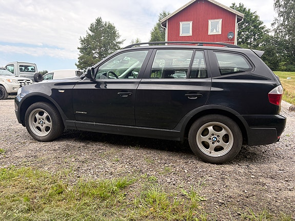 BMW X3 4 of 5