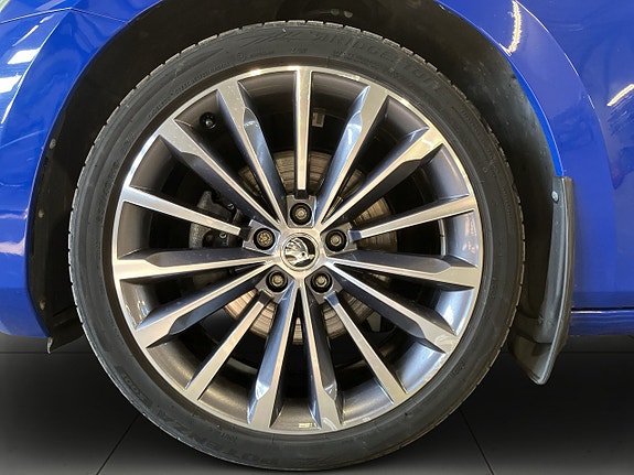 Skoda Superb 14 of 22