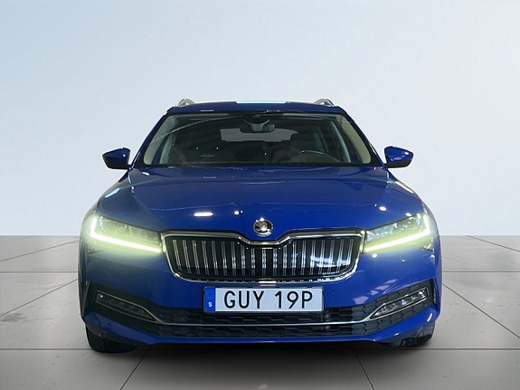 Skoda Superb 2 of 22
