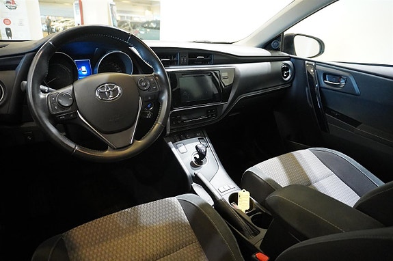 Toyota Auris 9 of 20