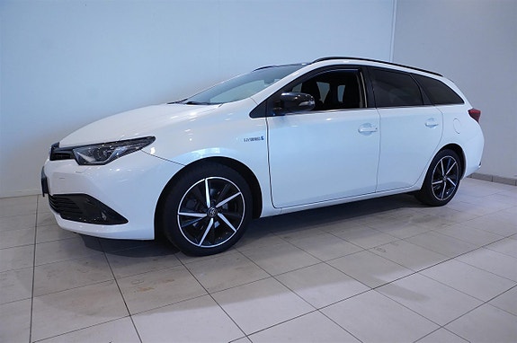 Toyota Auris 3 of 5