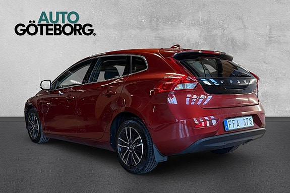 Volvo V40 4 of 17