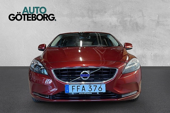 Volvo V40 8 of 17