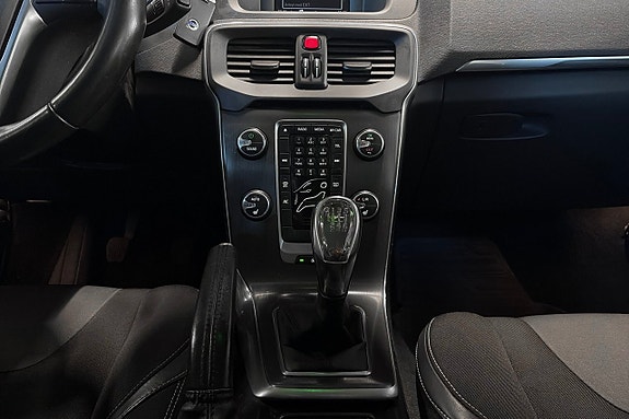 Volvo V40 11 of 17