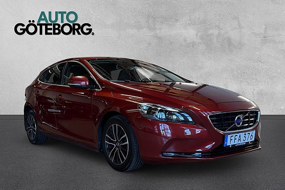 Volvo V40 7 of 17