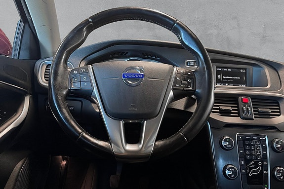 Volvo V40 12 of 17