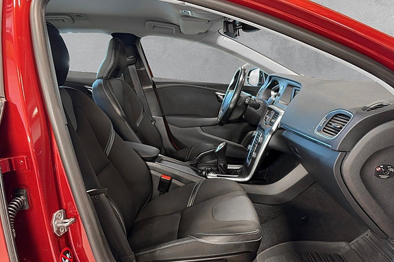 Volvo V40 16 of 17