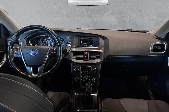 Volvo V40 13 of 17