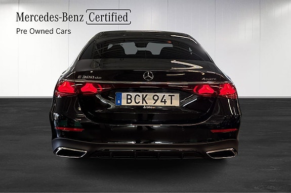 Mercedes-Benz E300 de 4 of 18