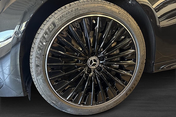 Mercedes-Benz E300 de 17 of 18