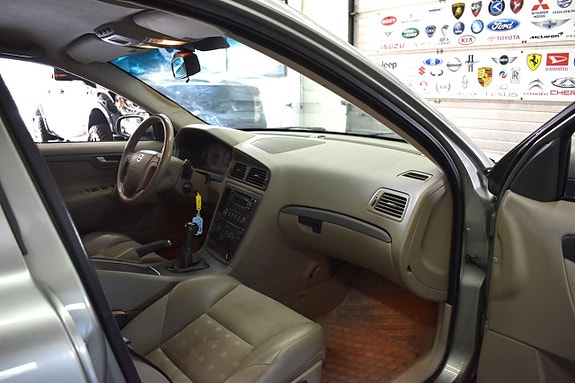 Volvo V70 6 of 10
