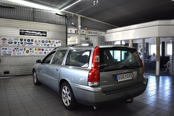 Volvo V70 4 of 10