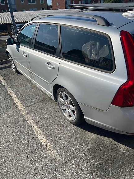 Volvo V50 2 of 5