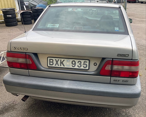 Volvo 850 2 of 5