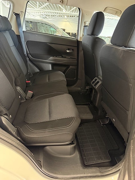 Mitsubishi Outlander 9 of 14