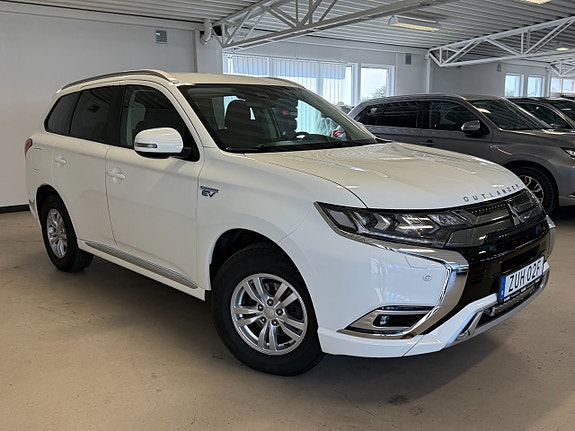 Mitsubishi Outlander 2 of 14