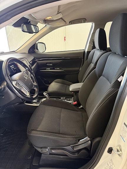 Mitsubishi Outlander 8 of 14