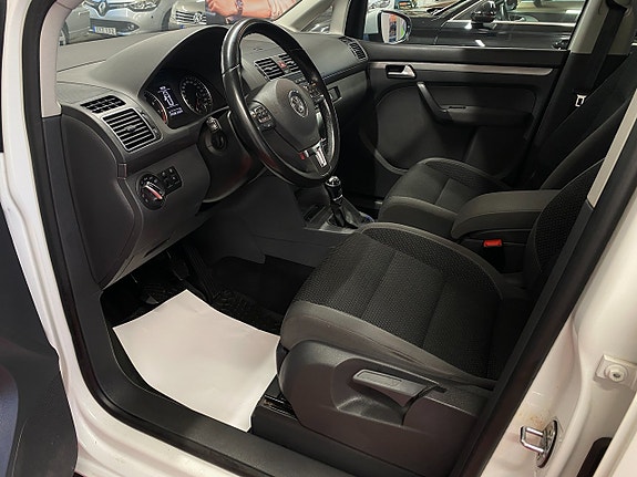 Volkswagen Touran 11 of 23