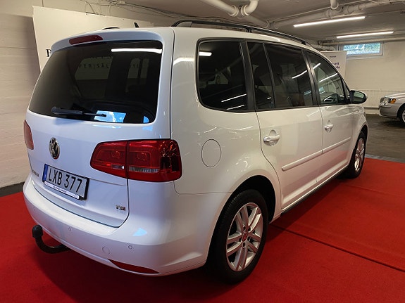 Volkswagen Touran 8 of 23