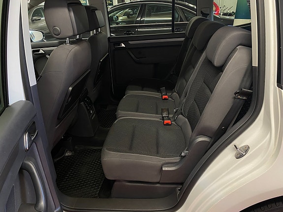 Volkswagen Touran 18 of 23