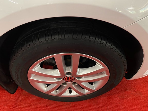 Volkswagen Touran 23 of 23