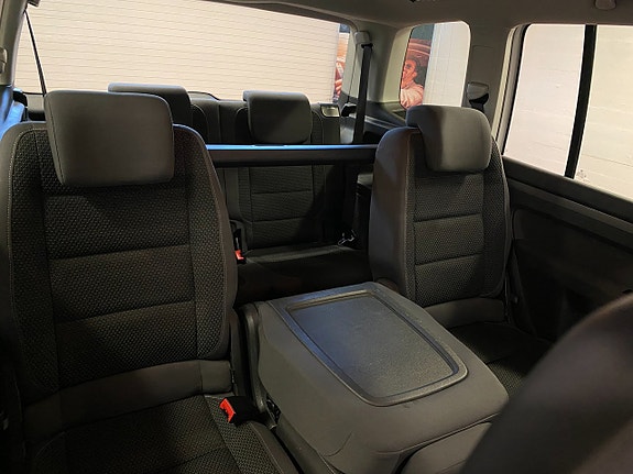 Volkswagen Touran 21 of 23