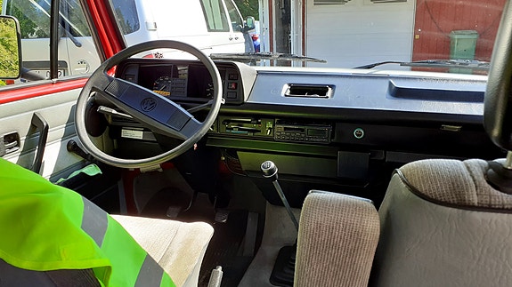 Volkswagen Caravelle 4 of 5
