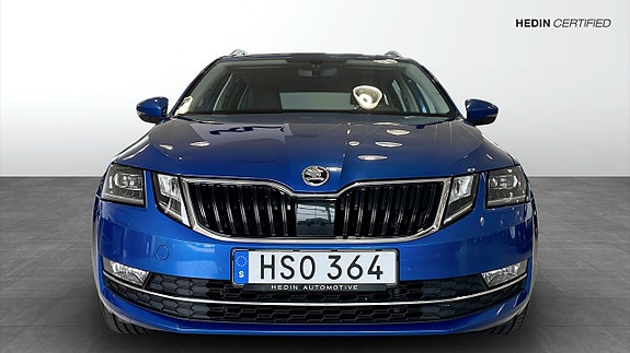 Skoda Octavia 2 of 5