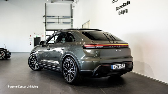 Porsche Macan 4 5 of 5