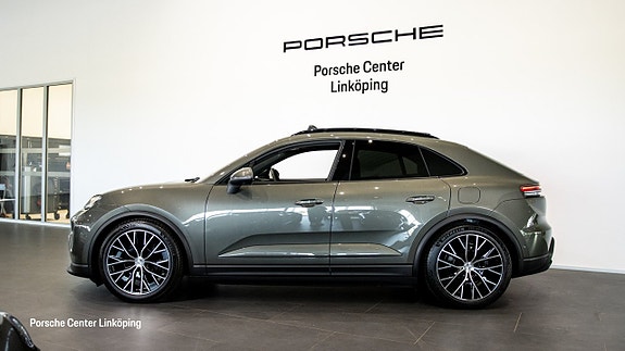 Porsche Macan 4 4 of 5