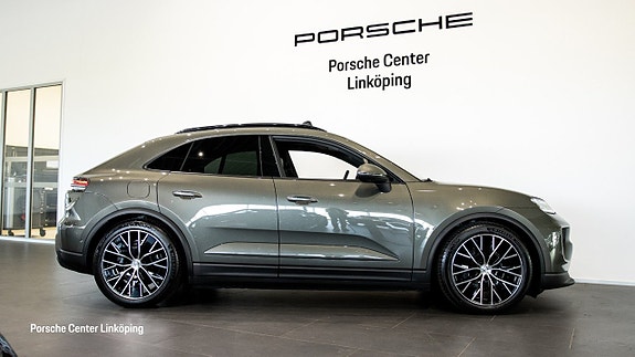 Porsche Macan 4 3 of 5